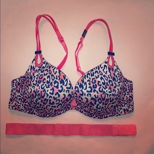 Brand new !! Victoria secret bra 💕